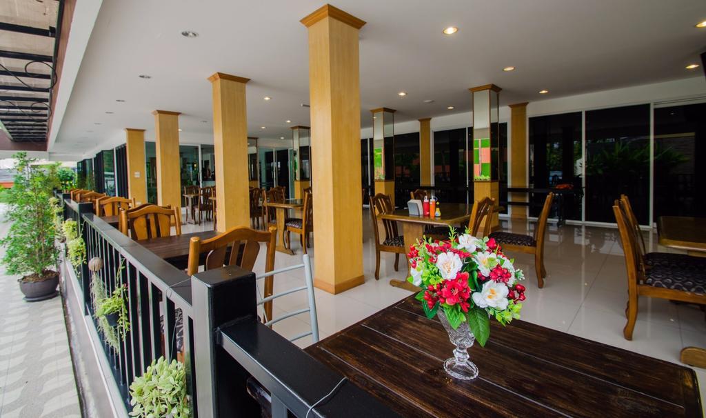 TH beach hotel HHQ Exterior foto