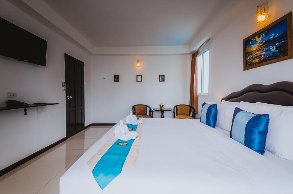 TH beach hotel HHQ Exterior foto