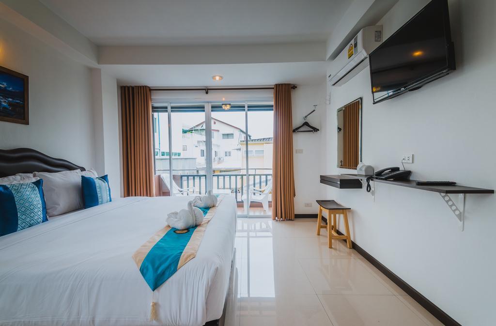 TH beach hotel HHQ Exterior foto