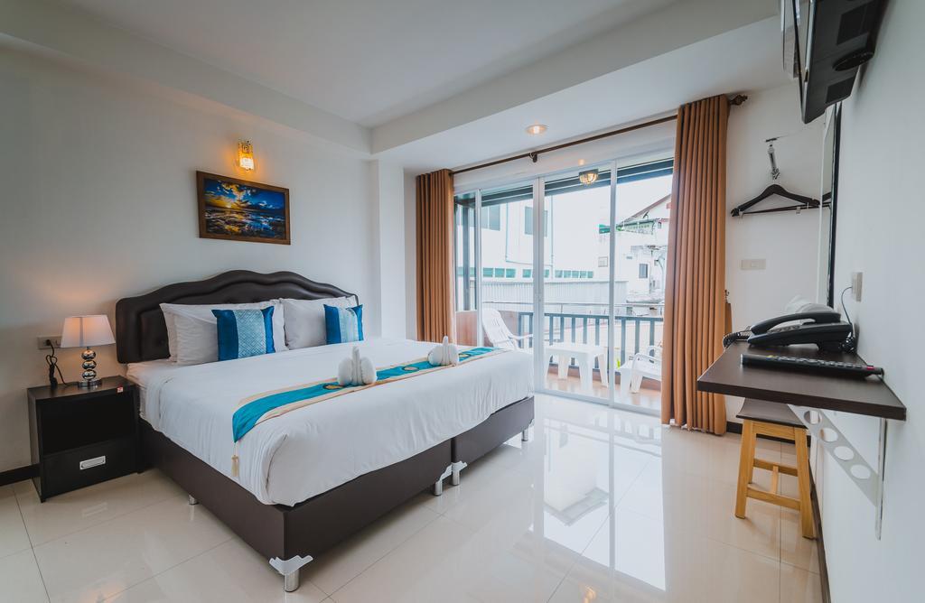 TH beach hotel HHQ Exterior foto