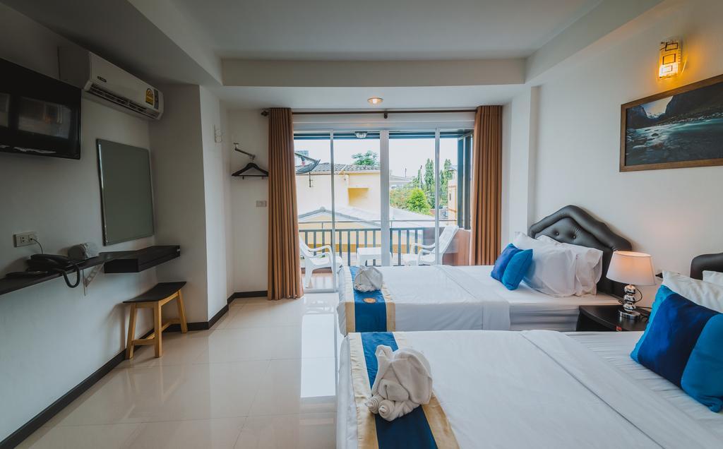 TH beach hotel HHQ Exterior foto