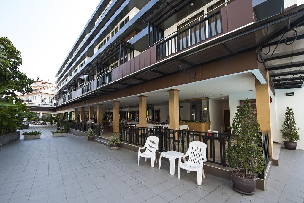TH beach hotel HHQ Exterior foto