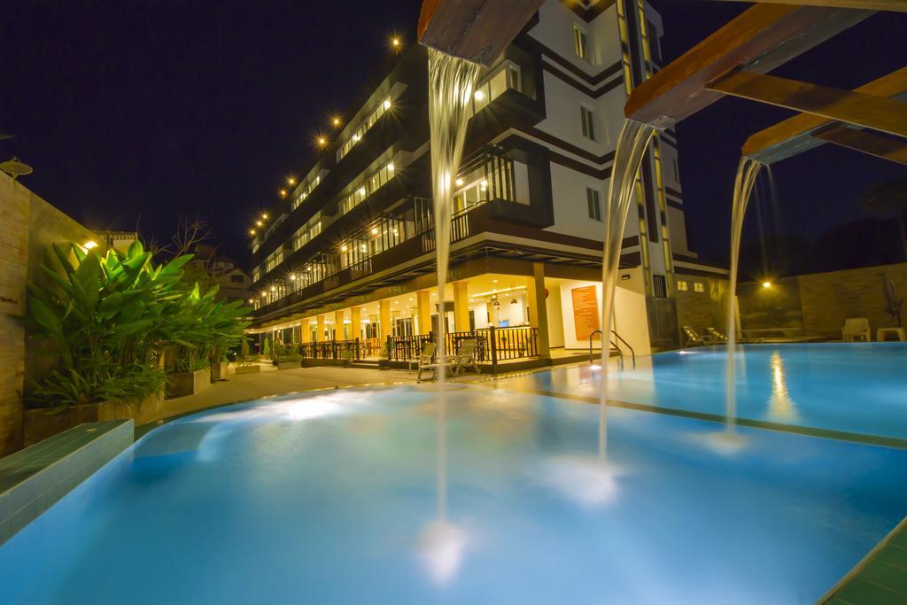 TH beach hotel HHQ Exterior foto
